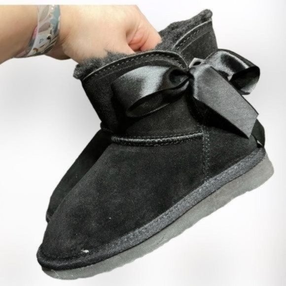 PAWZ by Bearpaw Black Bow Leather Boots Girls Size 13 - Picture 4 of 7